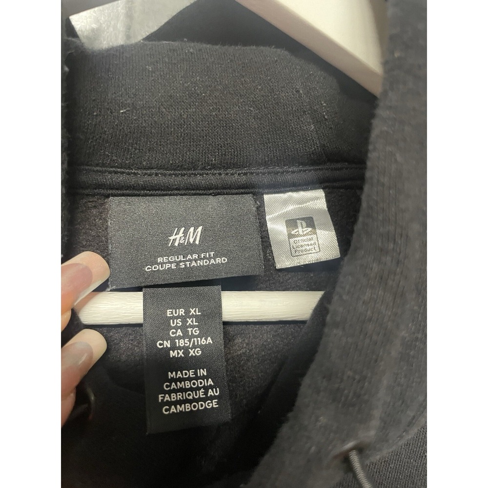 PlayStation x H&M Hoodie Mens XL Black Silver Japanese Graphic Zip Pocket GBL - Picture 4 of 8